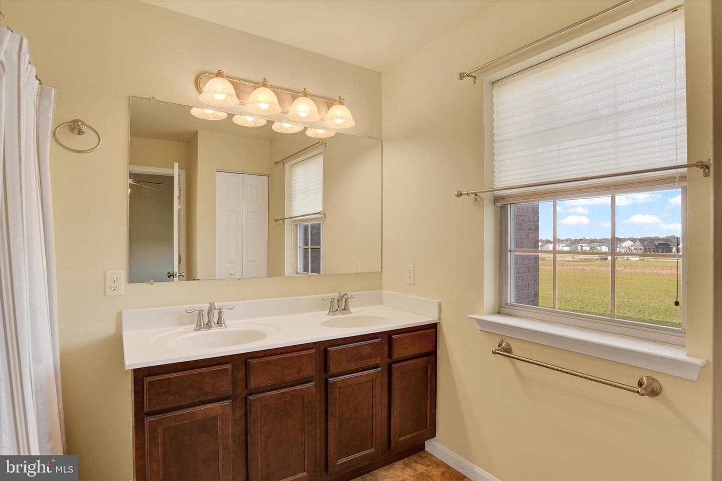 212 Melbourne Lane photo 20