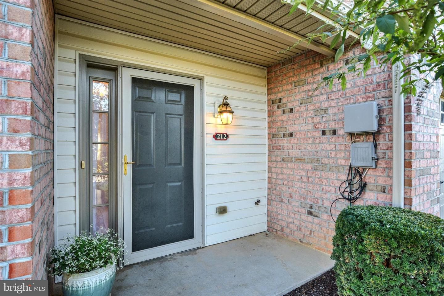 212 Melbourne Lane photo 3