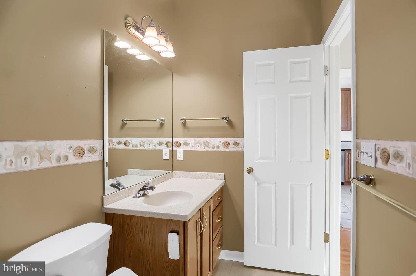 1097 Pebble photo 21