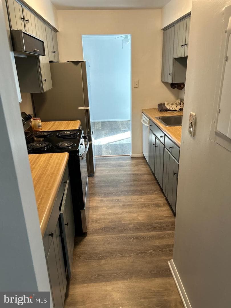 810 Charlotte Way #103 photo 13