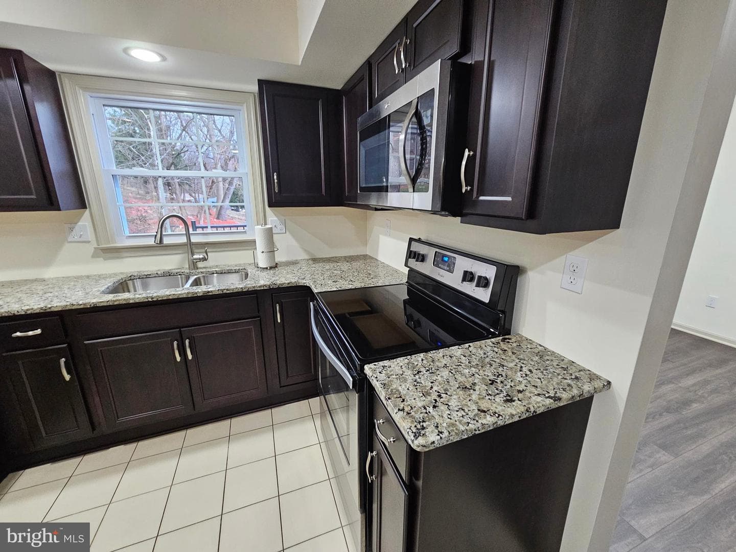 109 Deerfield Road photo 10