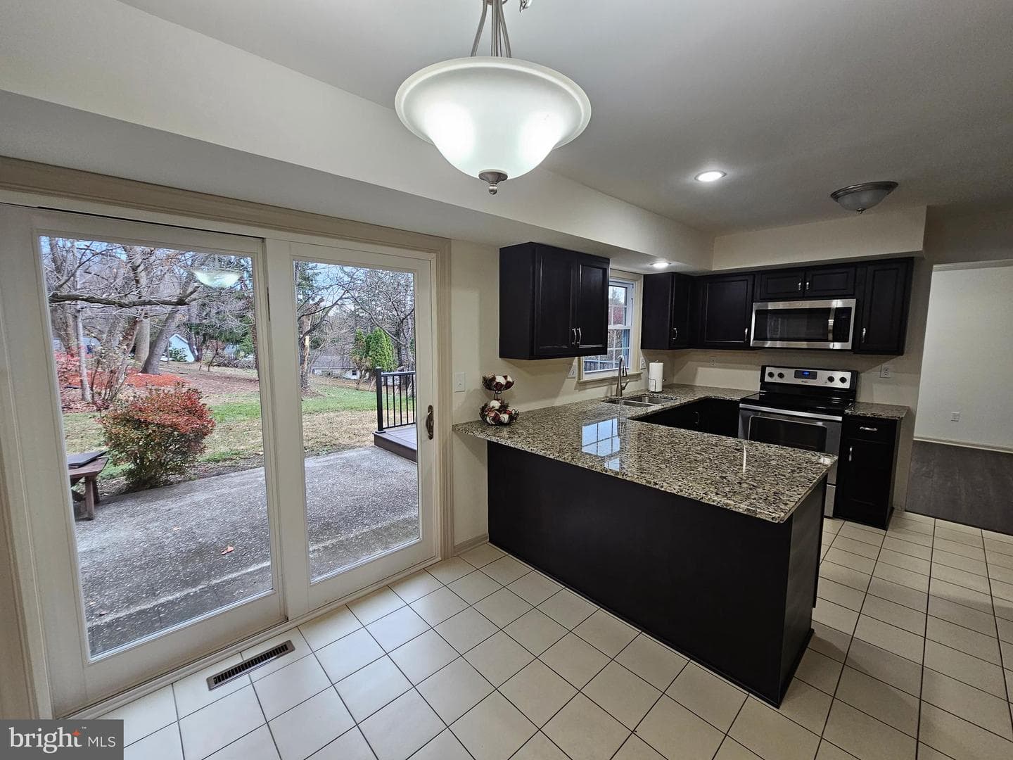 109 Deerfield Road photo 13