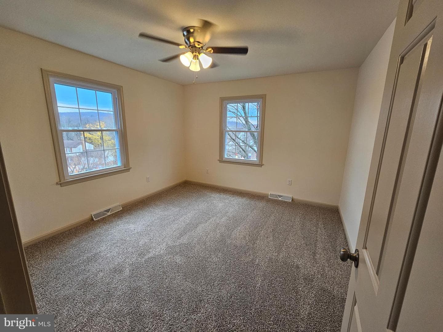 109 Deerfield Road photo 31