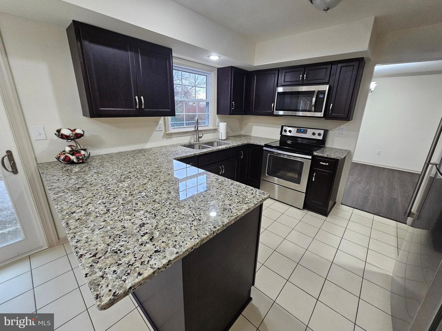 109 Deerfield Road photo 8