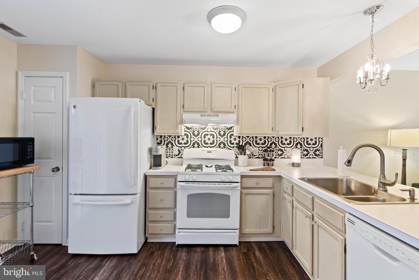 51 Eastwick Lane photo 5