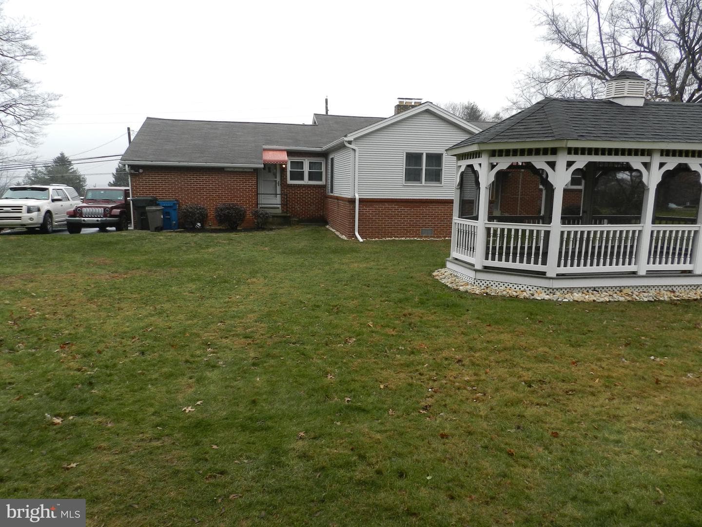 516 E Winding Hill Road photo 2