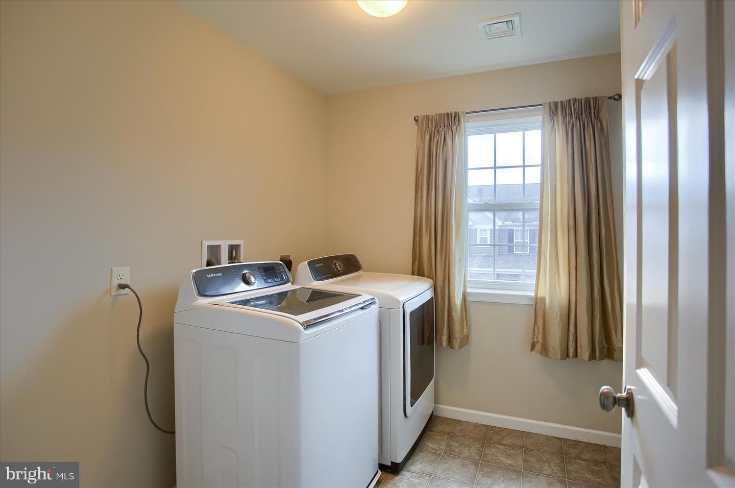 1780 Fairbank Lane photo 33