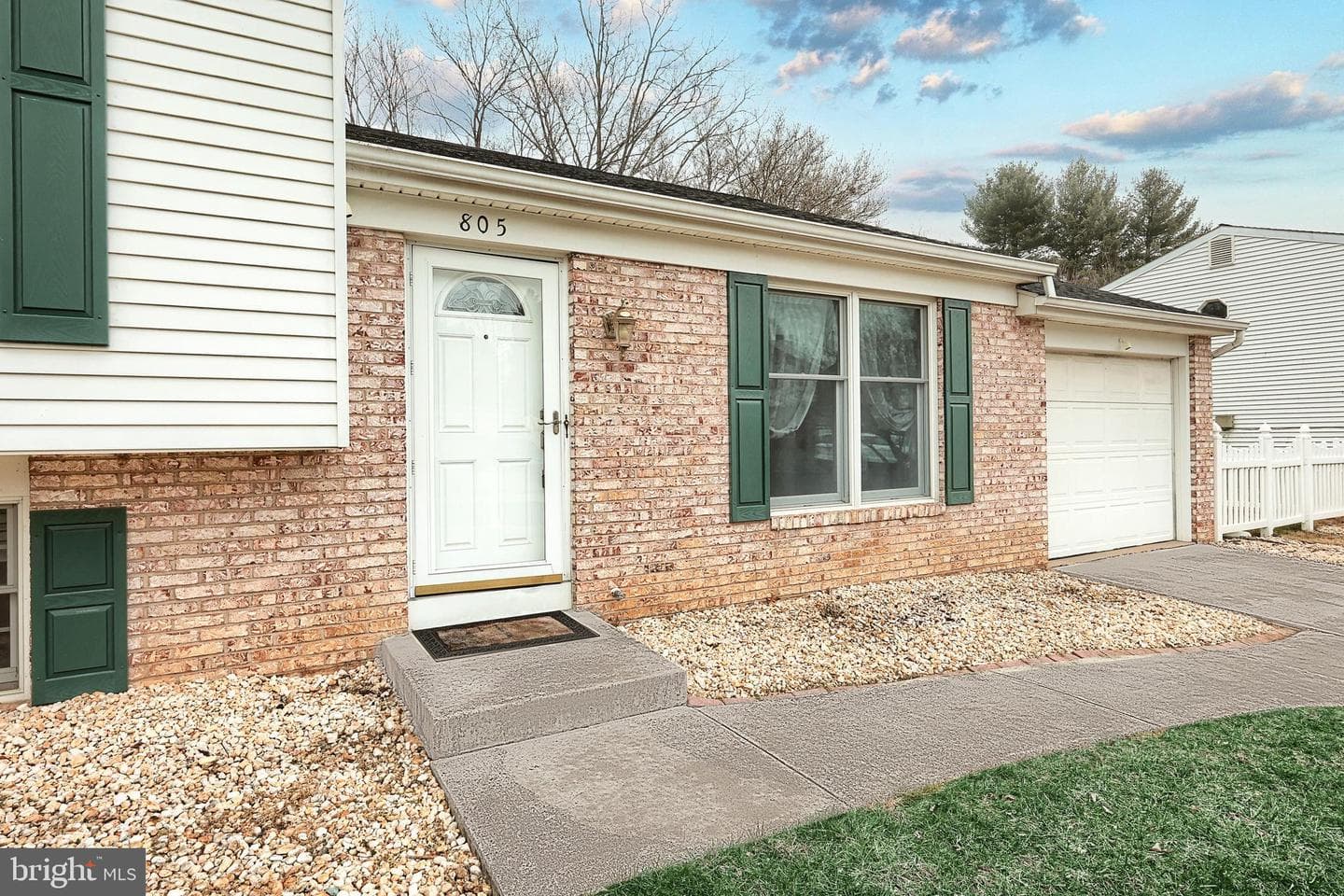 805 Briarwood Lane photo 6