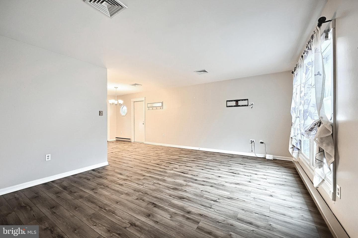 805 Briarwood Lane photo 8