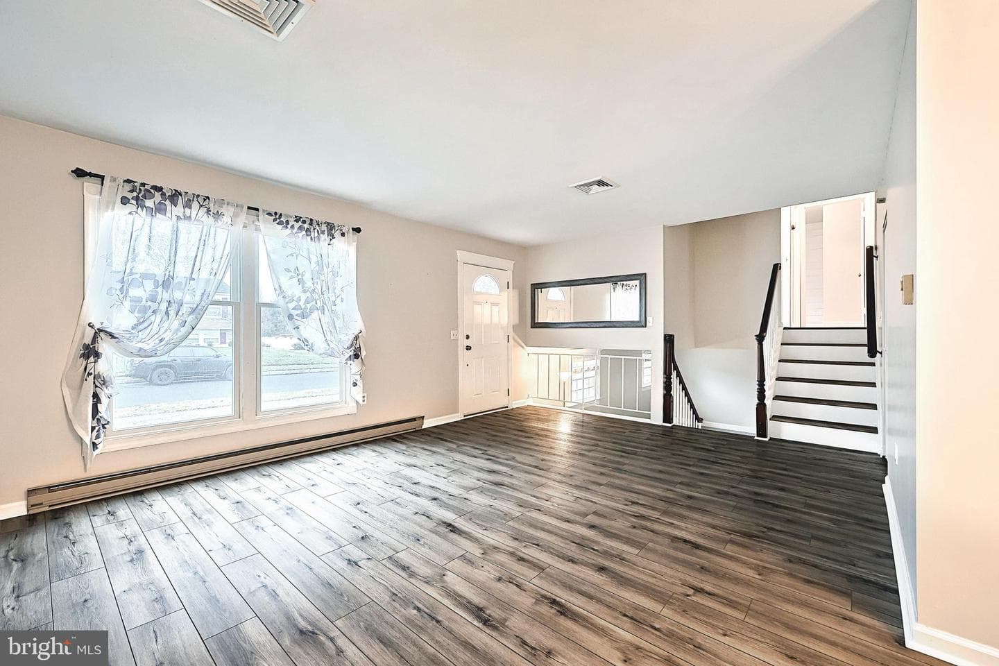 805 Briarwood Lane photo 9