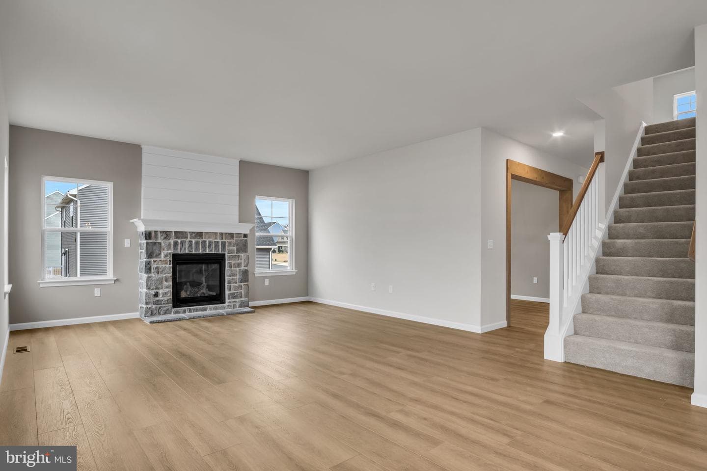 881 Ashfield Drive photo 13