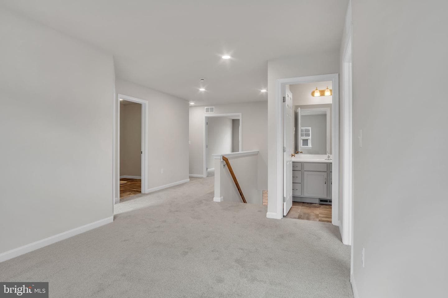 881 Ashfield Drive photo 16