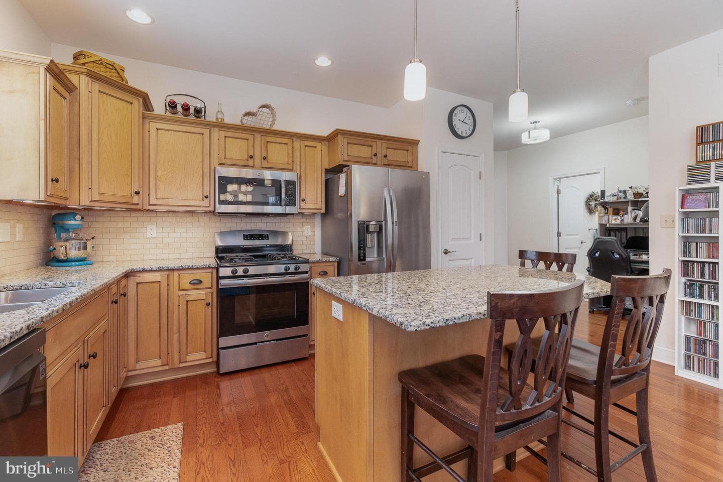 6275 Thornhill Lane photo 8