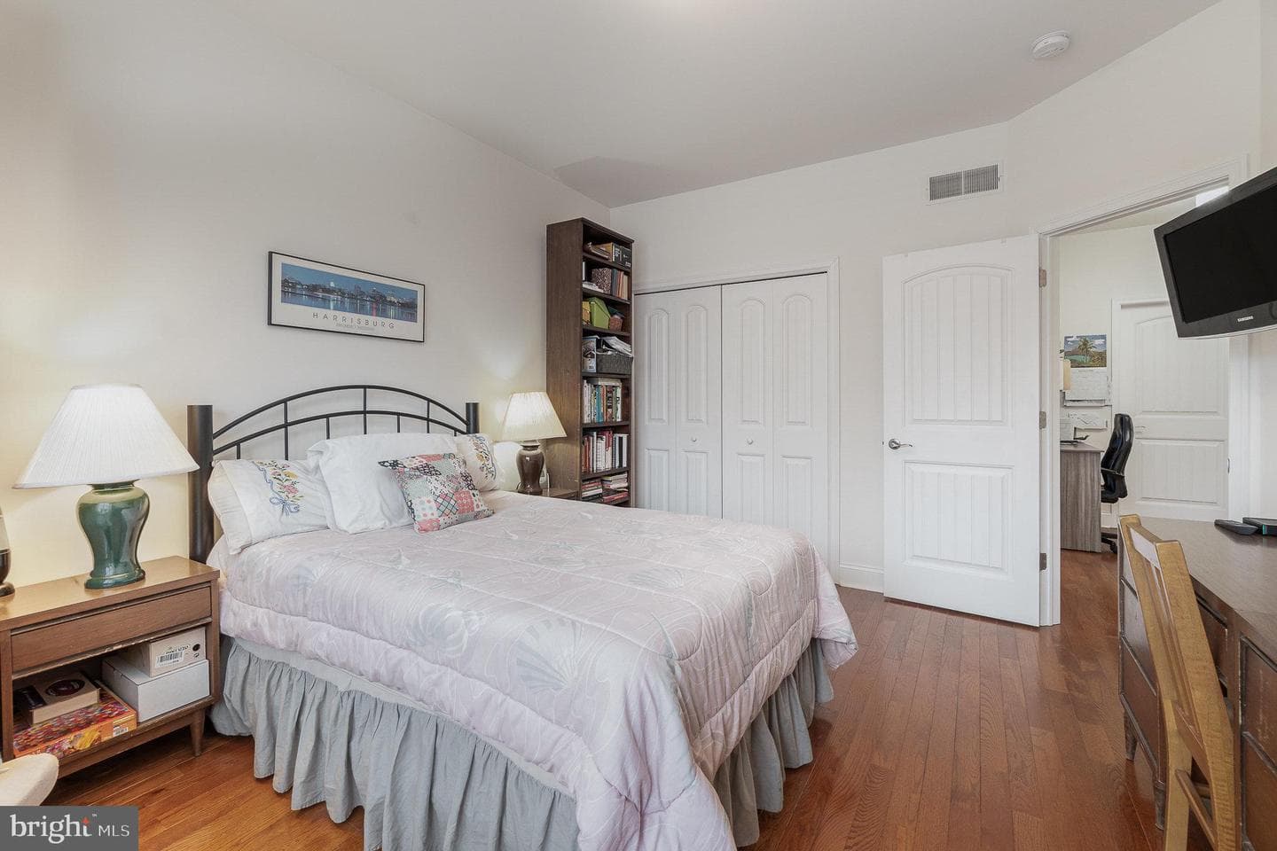 6275 Thornhill Lane photo 9