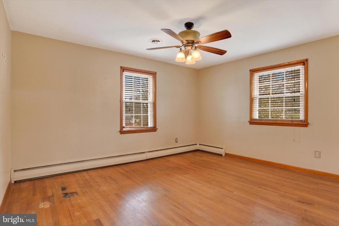 104 S George Street photo 15