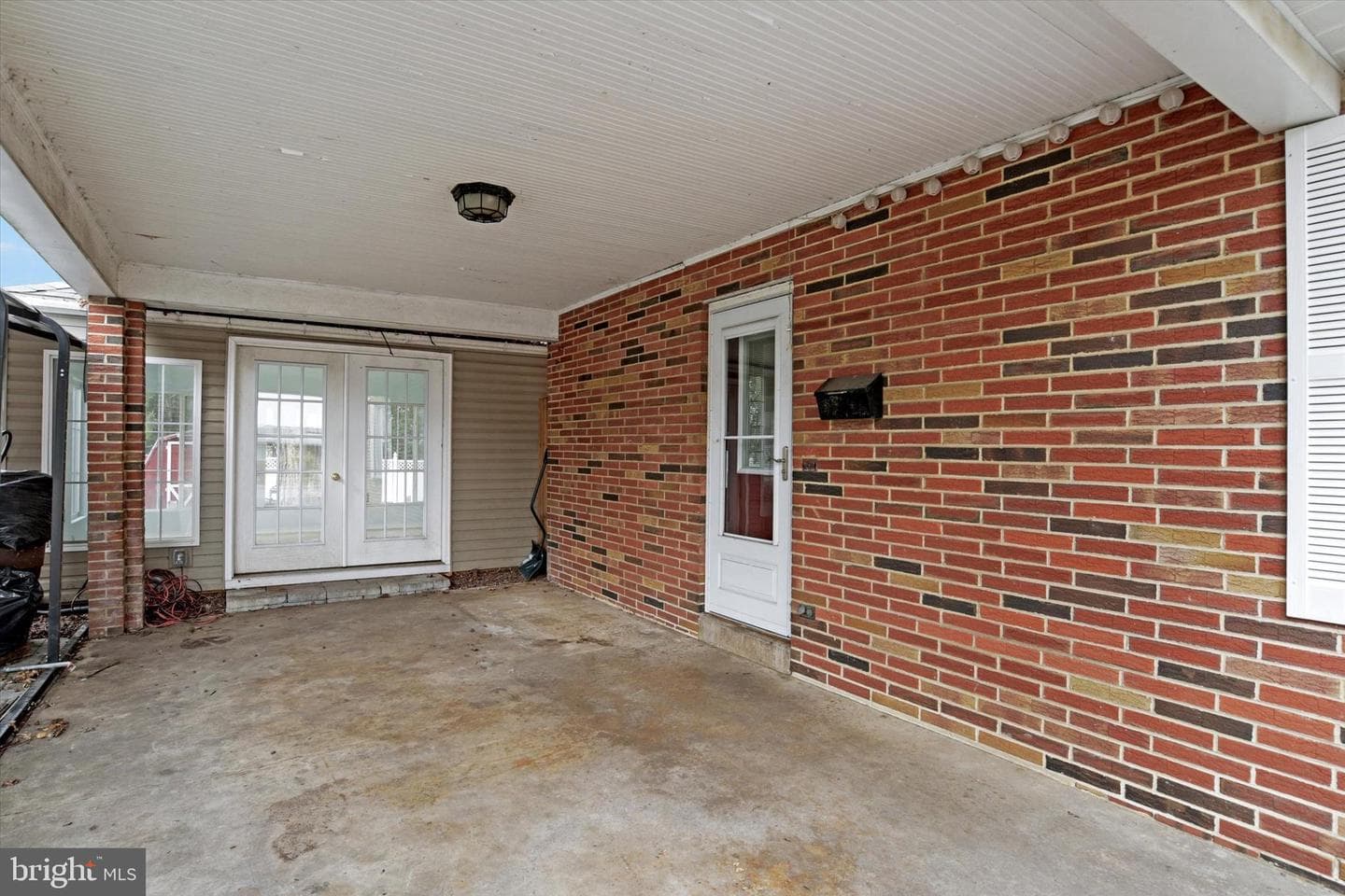 104 S George Street photo 4