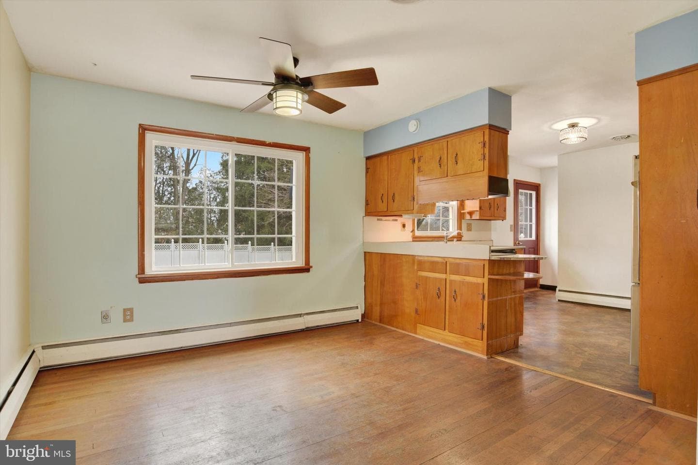 104 S George Street photo 7