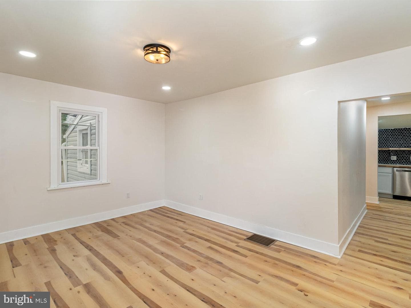 318 4th Street photo 4