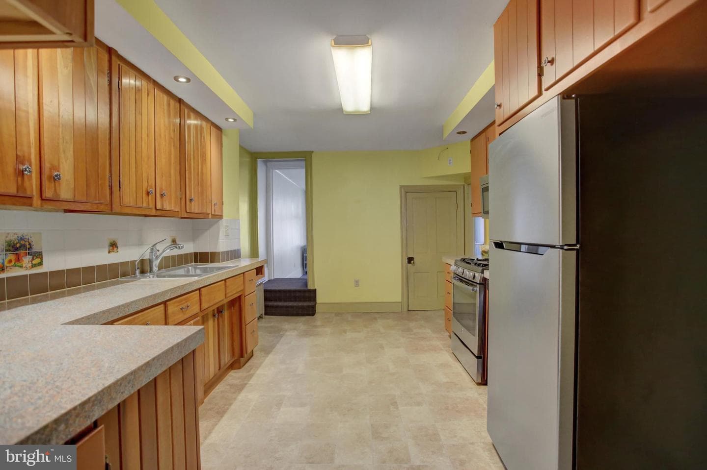 470 E King Street photo 10