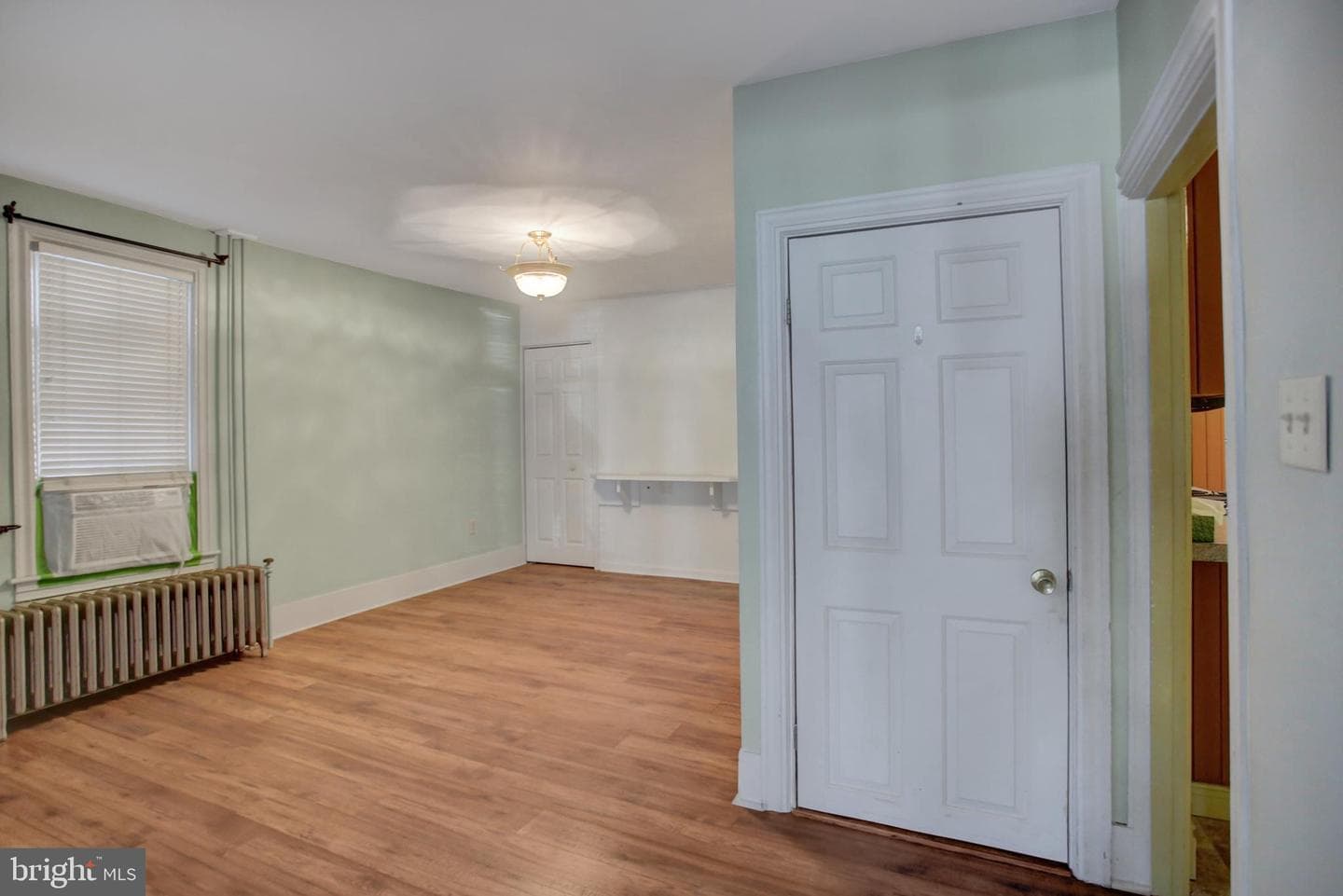470 E King Street photo 14