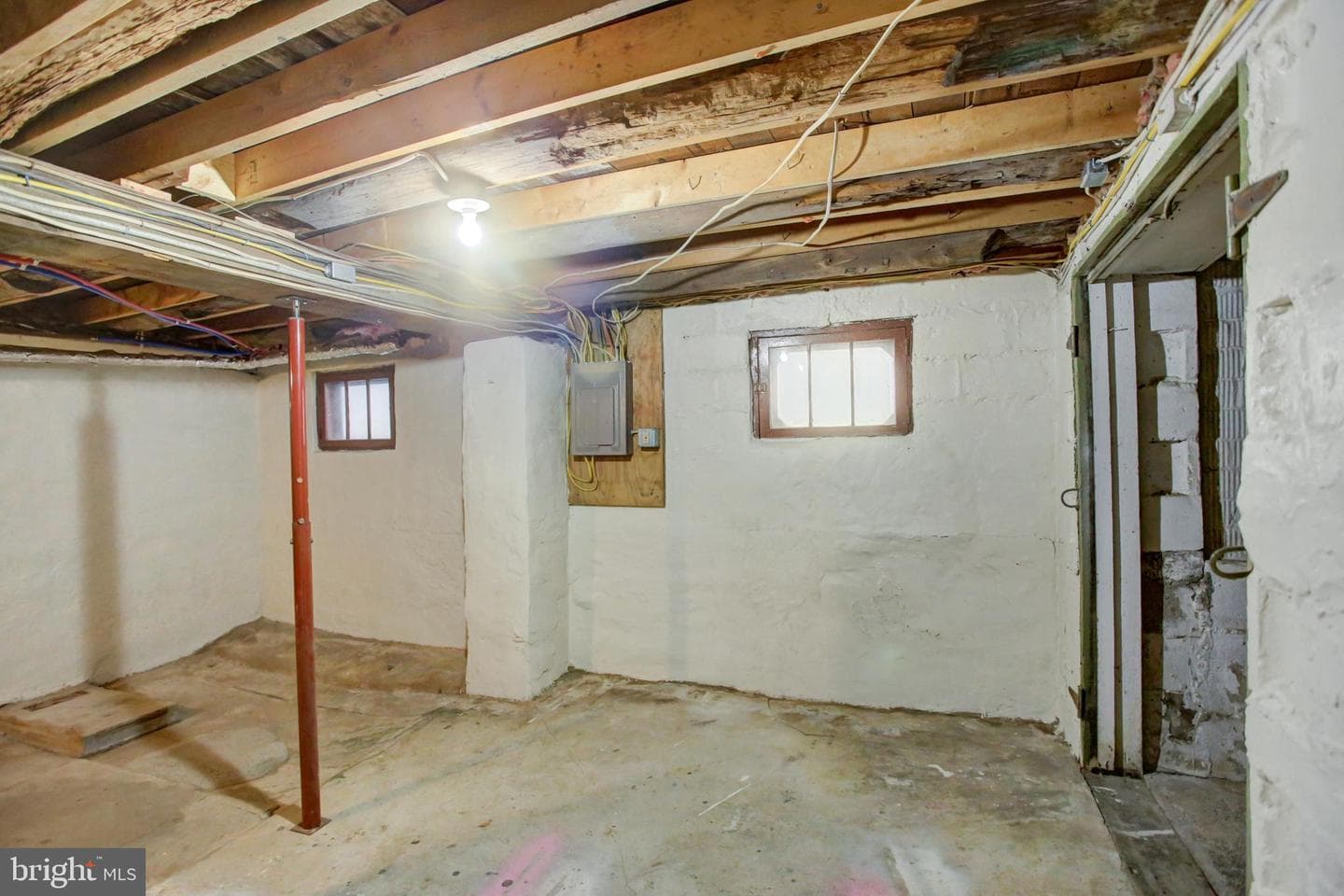 470 E King Street photo 32