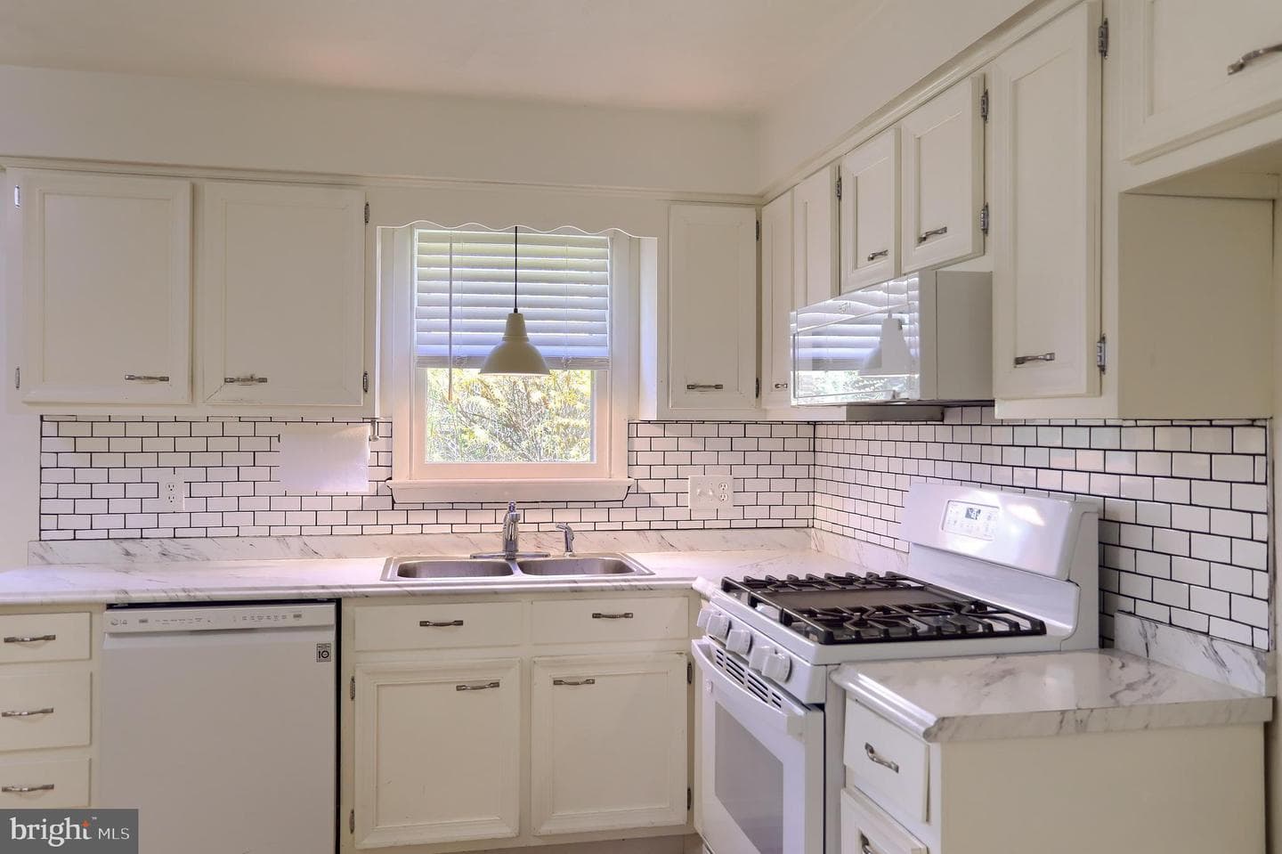 4803 Charles Road photo 3