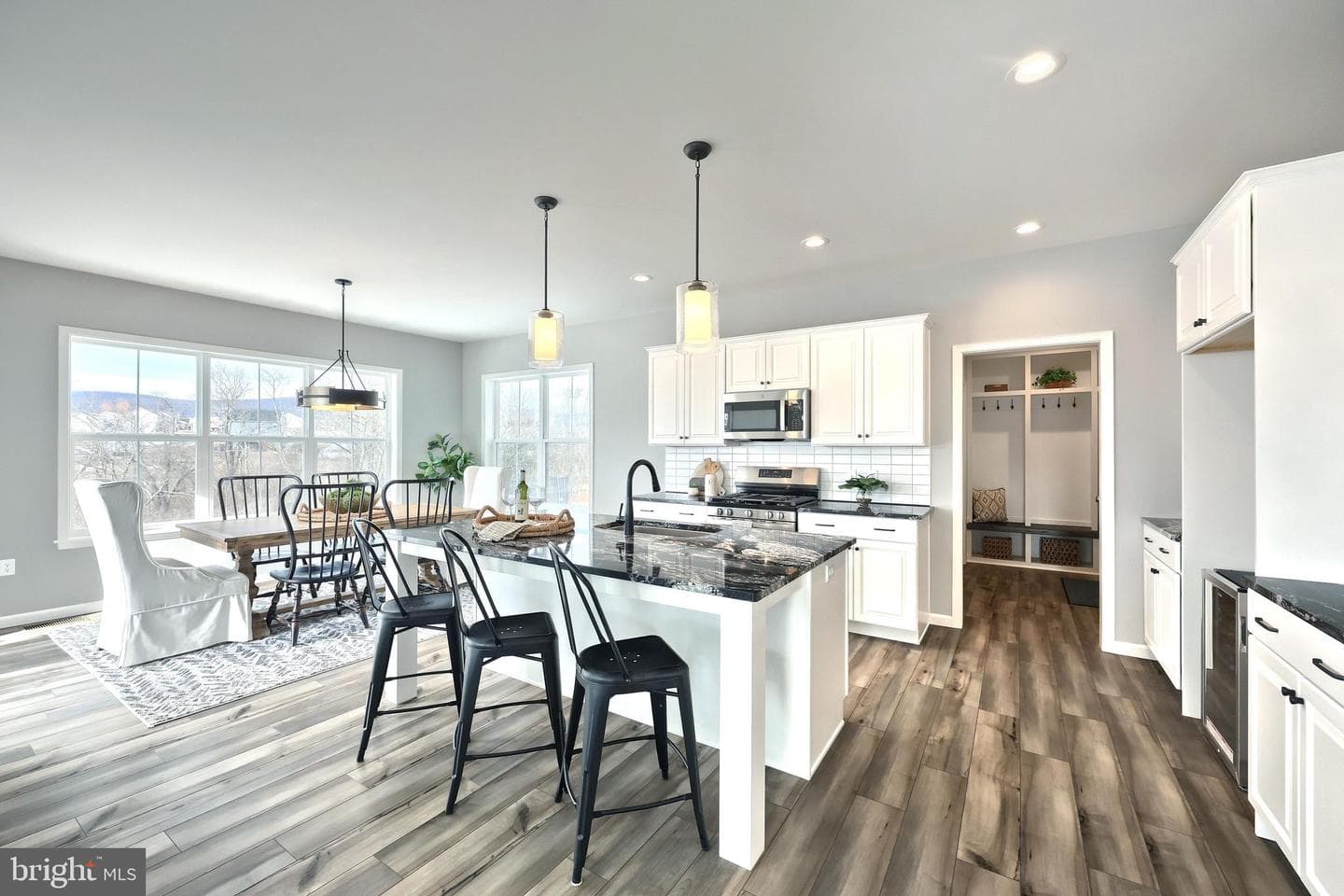 109 Blue Mountain Boulevard photo 2