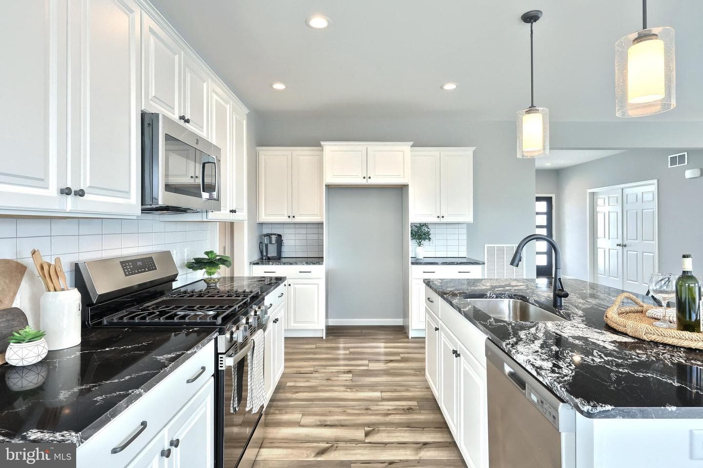 109 Blue Mountain Boulevard photo 4