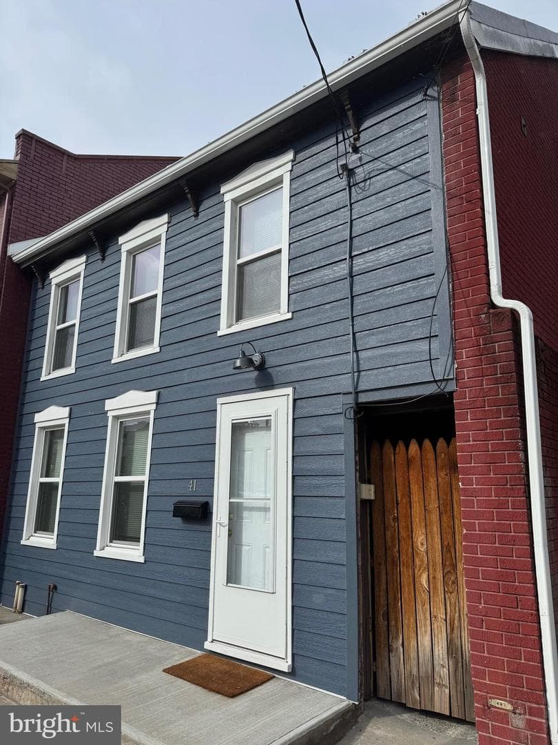 41 E Louther Street photo 2