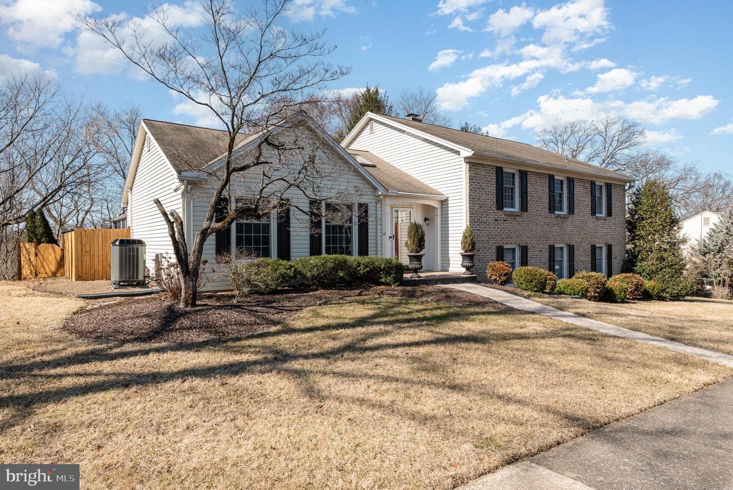 474 Woodcrest Drive photo 3