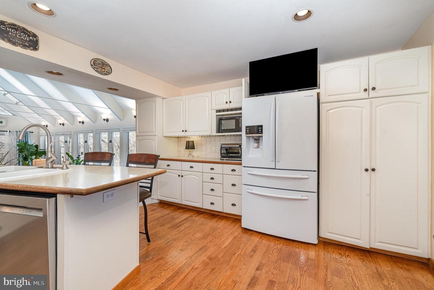 474 Woodcrest Drive photo 7
