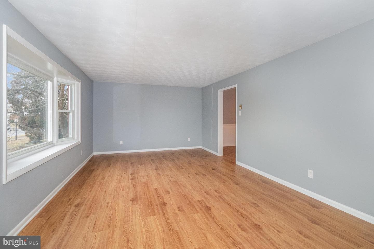 325 Belaire Drive photo 4