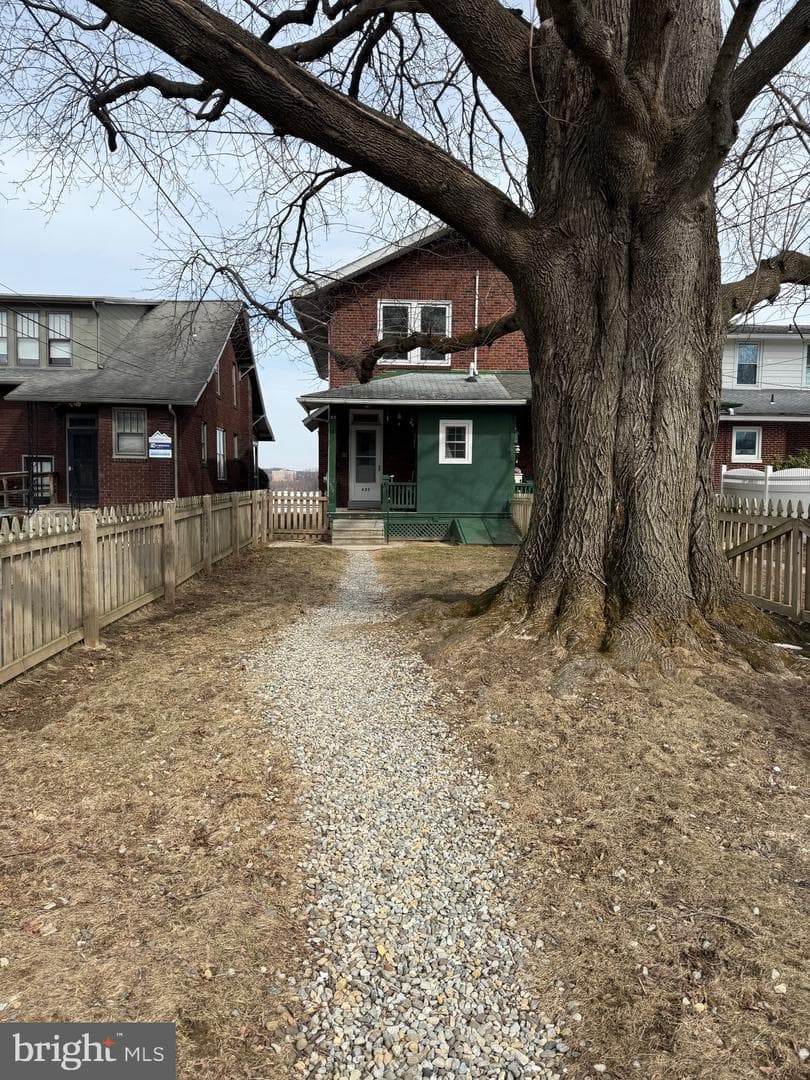 622 N Front Street photo 4