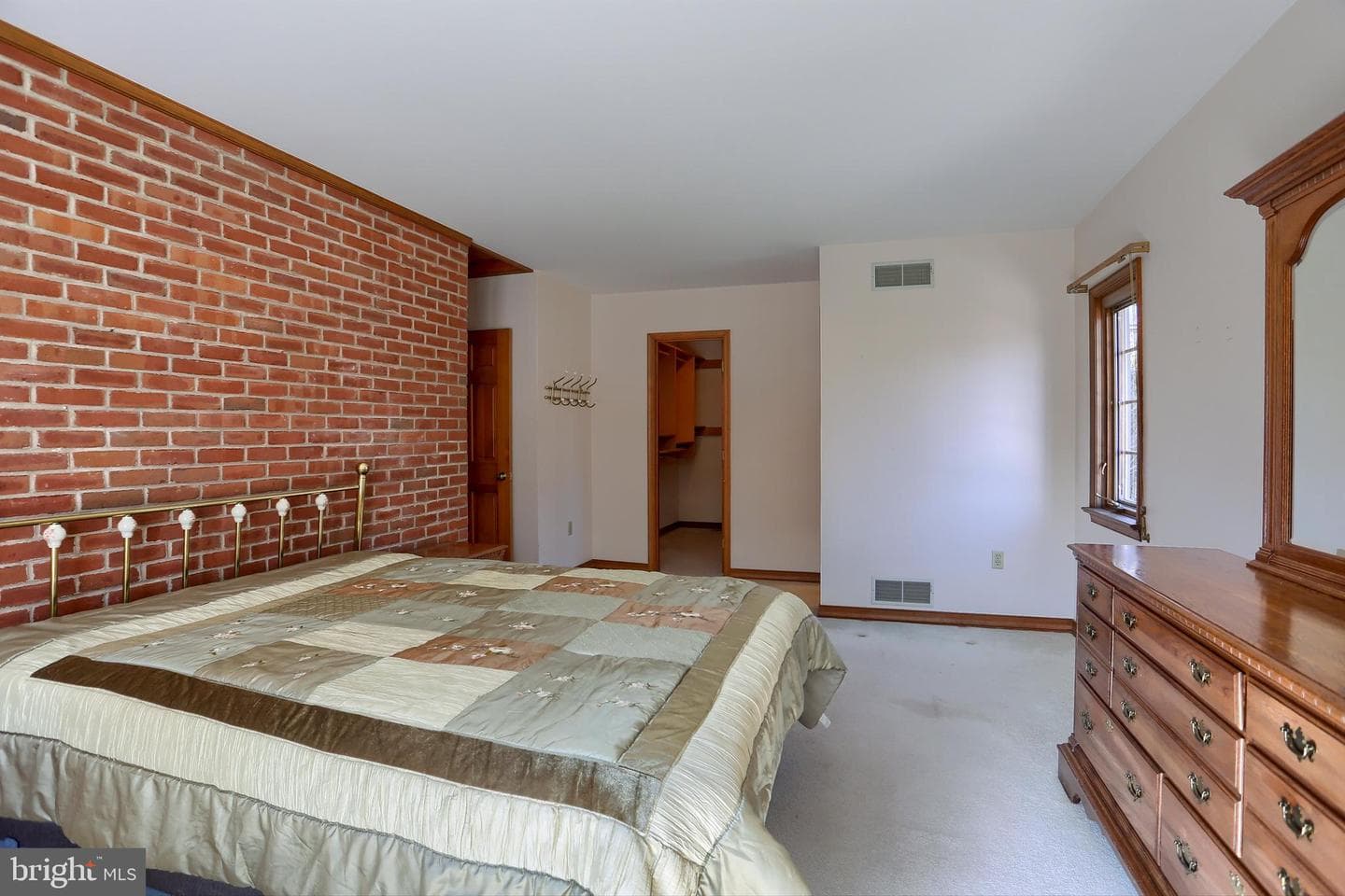 2929 Logan Street photo 10