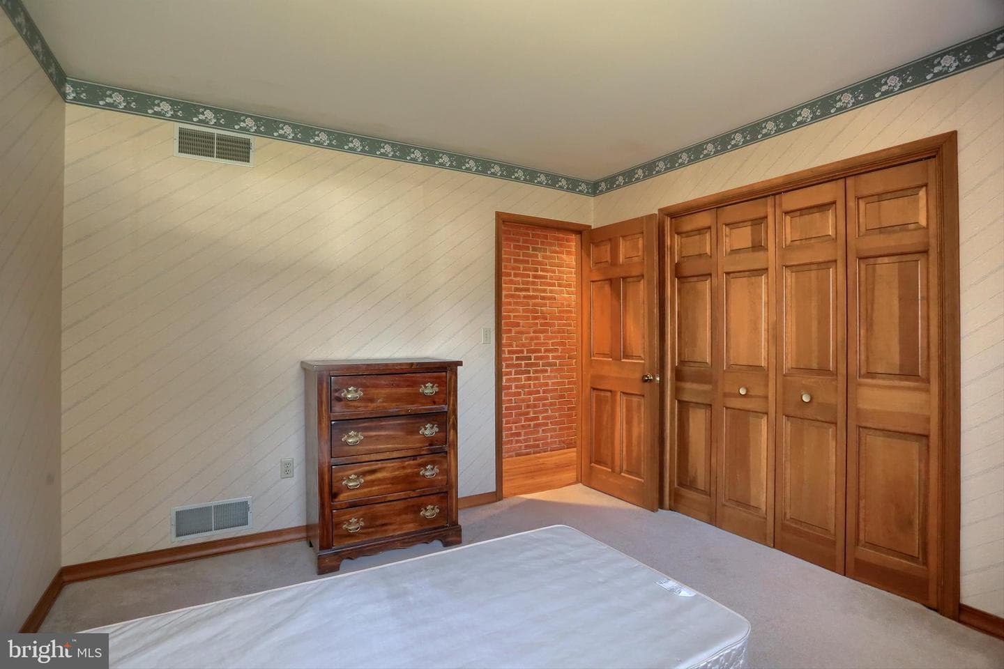 2929 Logan Street photo 16