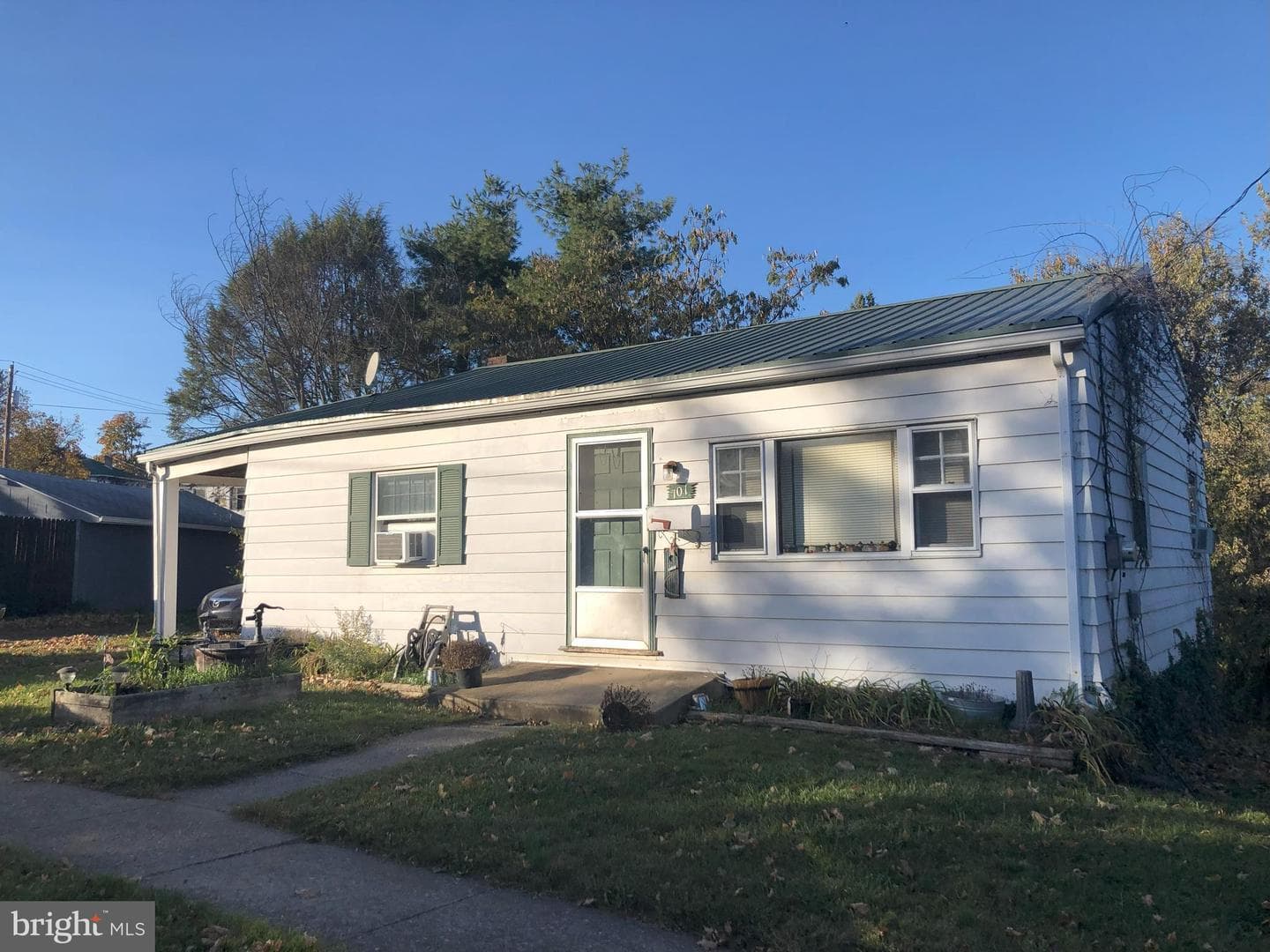 101 E Perry Street