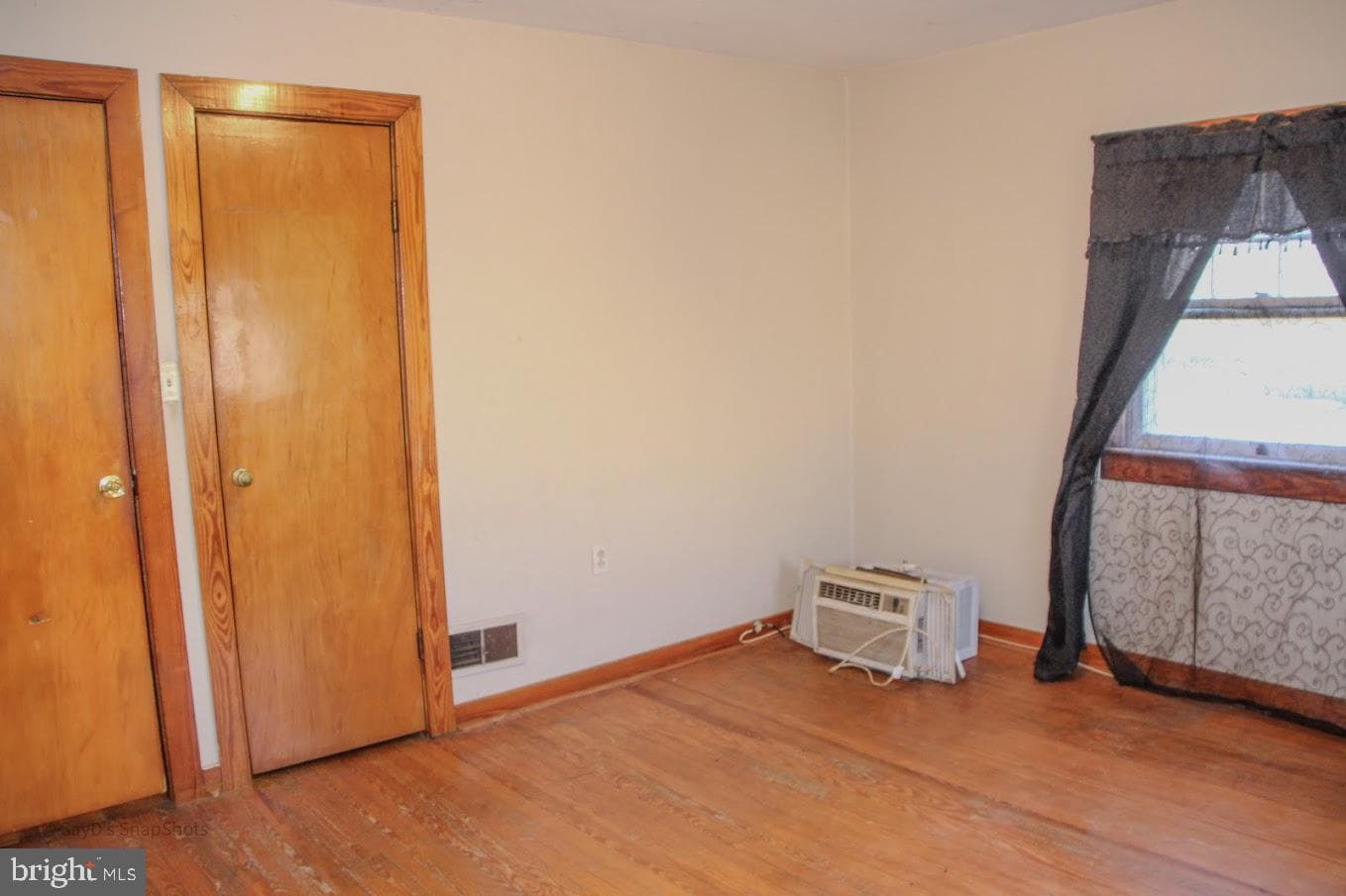 101 E Perry Street photo 12