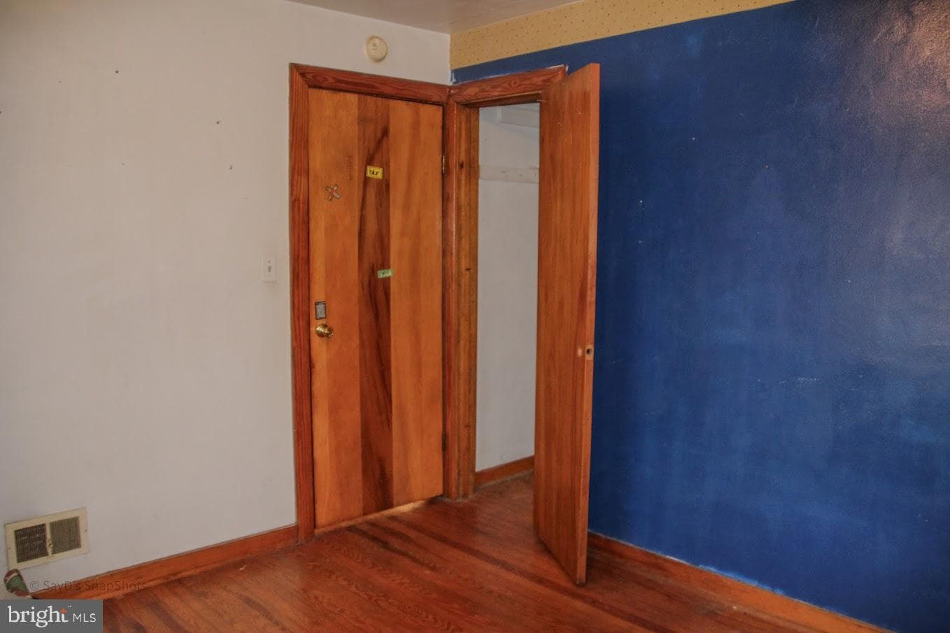 101 E Perry Street photo 14