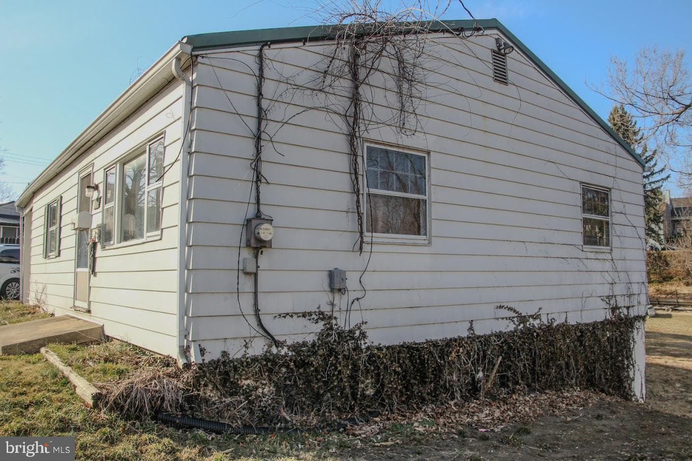 101 E Perry Street photo 3