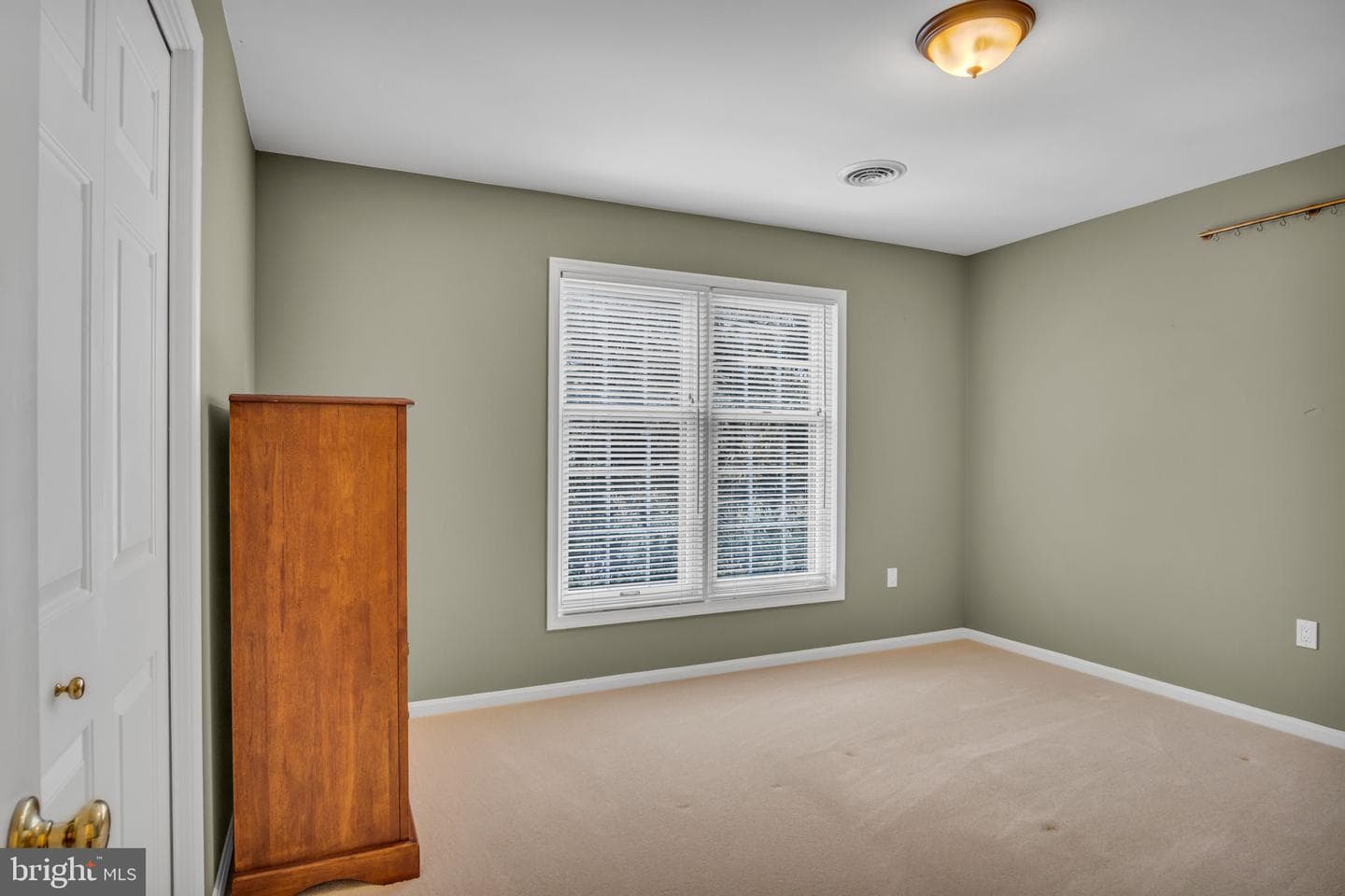 203 Saint James Court photo 31