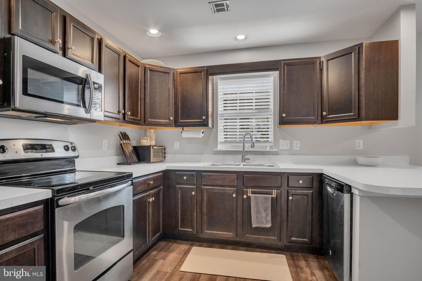 181 Melbourne Lane photo 10