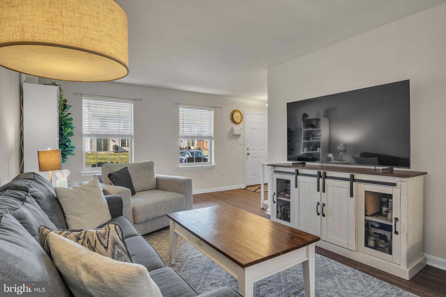 181 Melbourne Lane photo 4