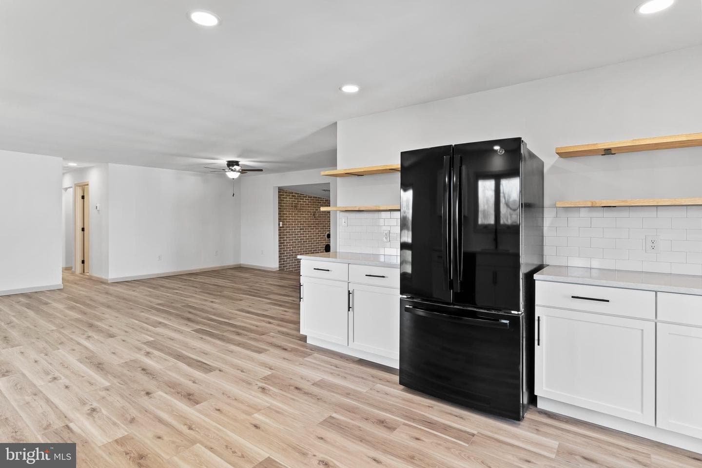 421 N Middleton Road photo 11