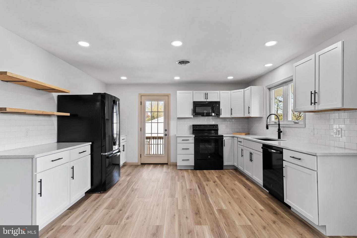 421 N Middleton Road photo 15