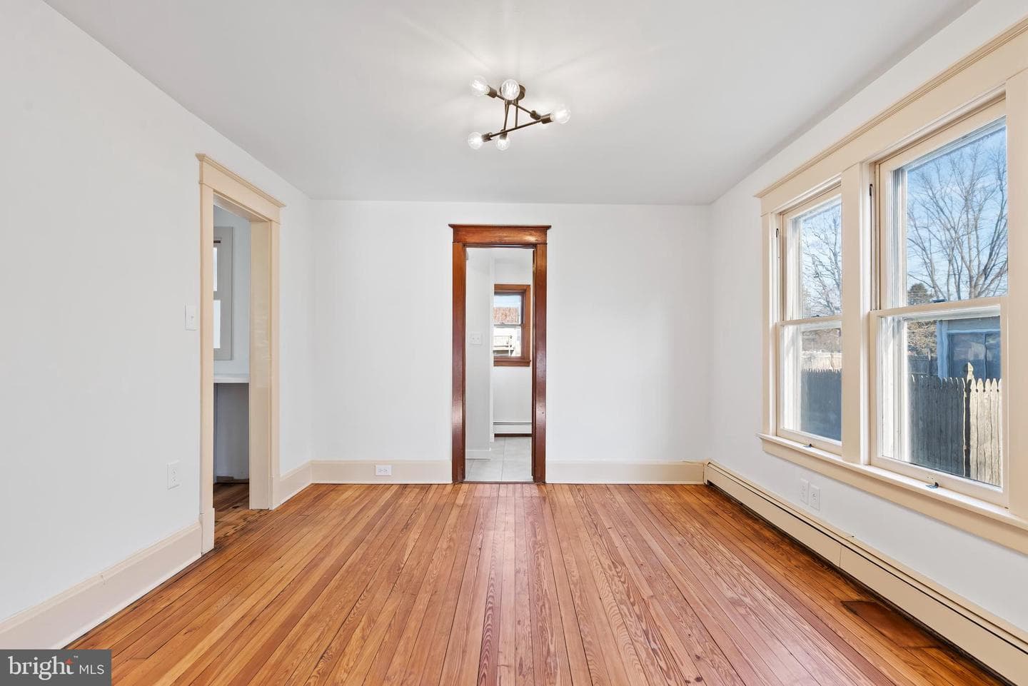 826 W Trindle Road photo 3