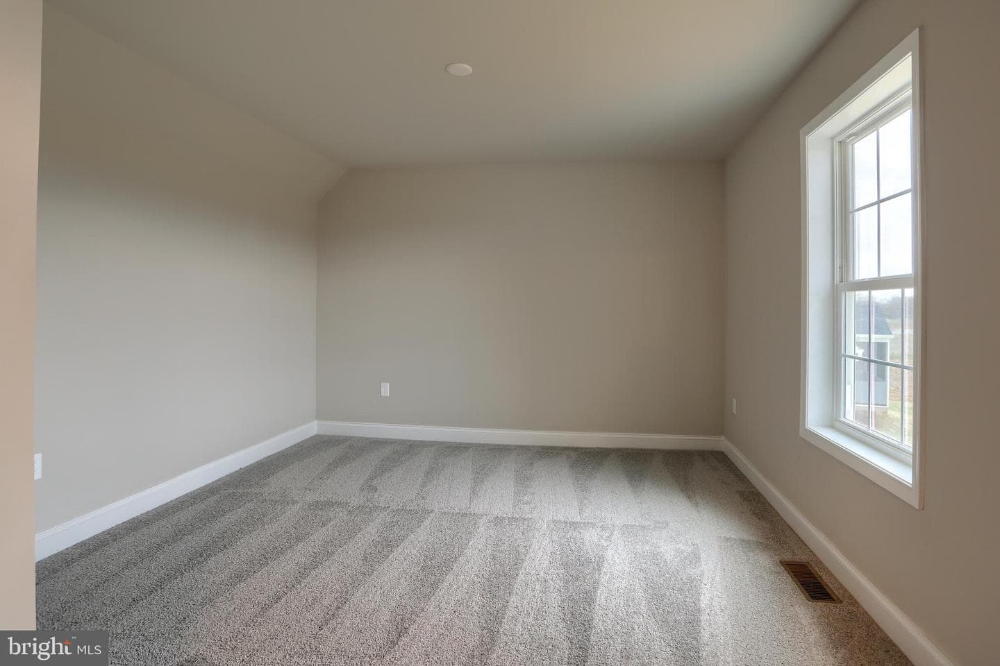 48 Bennington Way photo 5