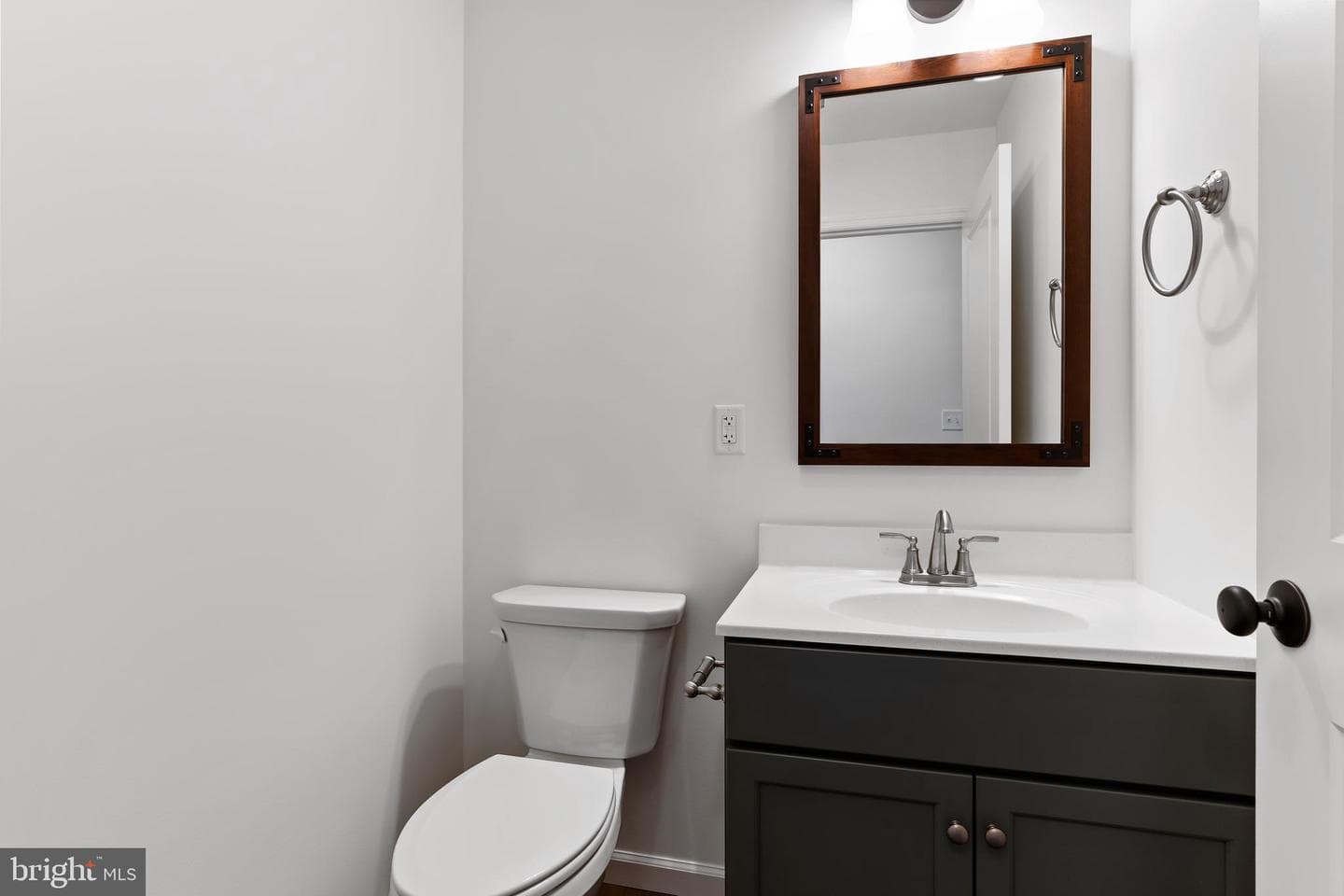 25 Essex Drive photo 13