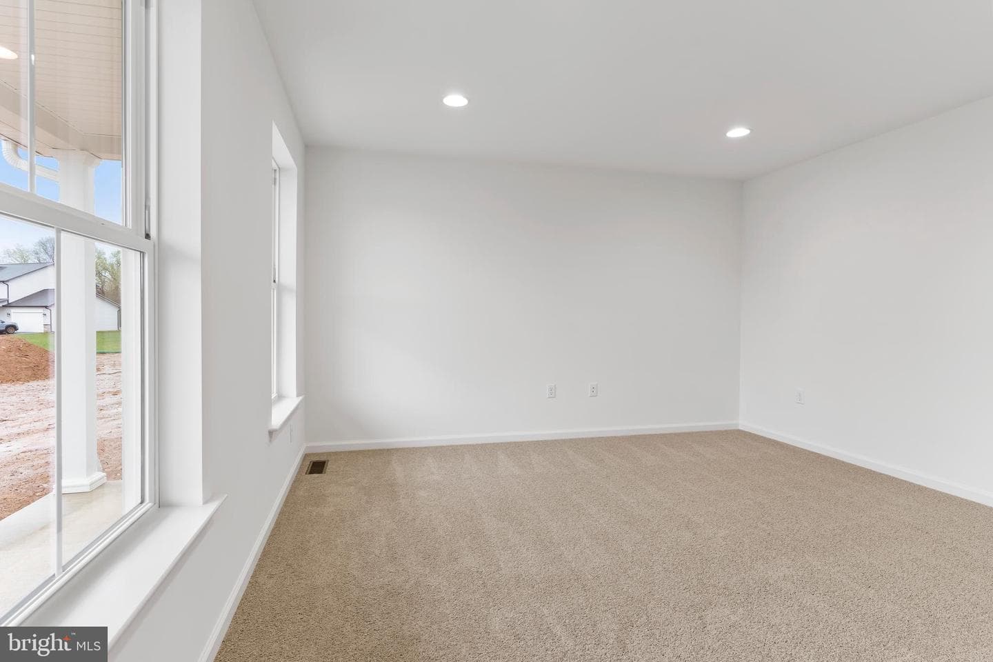 25 Essex Drive photo 16