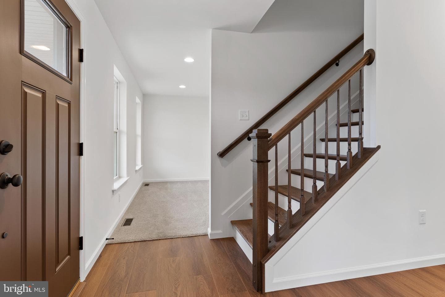 25 Essex Drive photo 3
