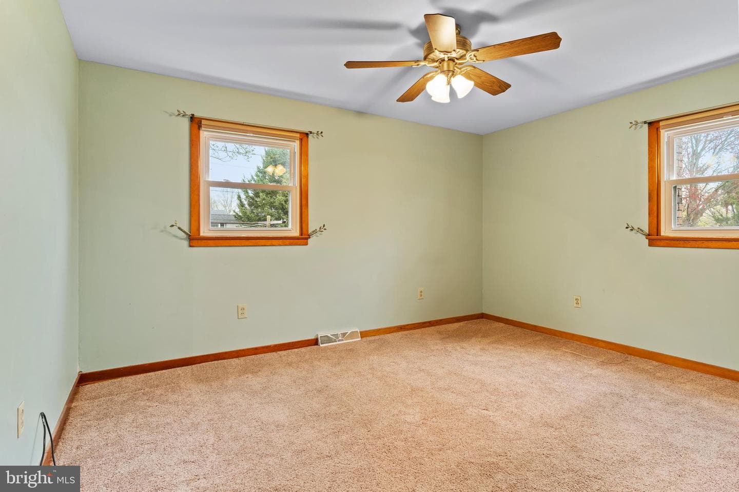 1970 Douglas Drive photo 13